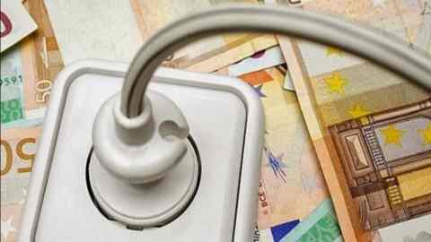 Eurostat: Μείωση 3,6% στην τιμή του ρεύματος για τα ελληνικά νοικοκυριά