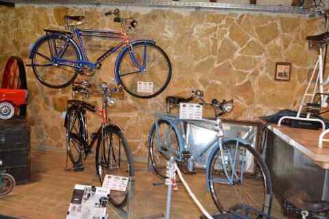 Έκθεση κλασσικών ποδηλάτων στην πύλη Σαμπιονάρα