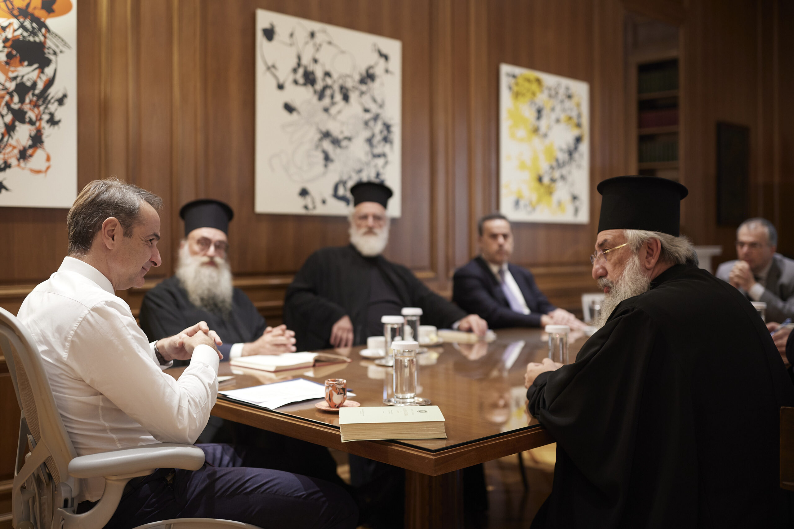 Συνάντηση Μητσοτάκη με τον Αρχιεπίσκοπο Κρήτης στο Μαξίμου – Τι συζήτησαν