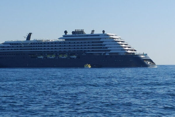 Στο ενετικό λιμάνι το πολυτελές “Luminara Tender”