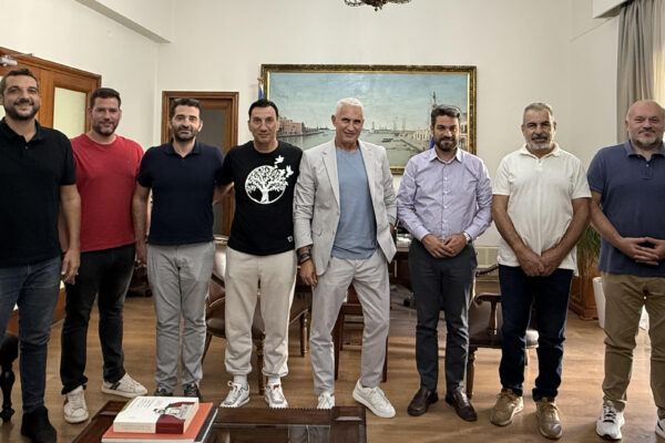 Στον Δήμαρχο Χανίων, Π. Σημανδηράκη ο νέος Πρόεδρος της ΠΑΕ Χανιά, Δημήτρης Δρόσος