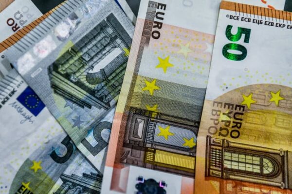 Ο «χάρτης» των πληρωμών από τον e-ΕΦΚΑ και τη ΔΥΠΑ έως τις 26/9