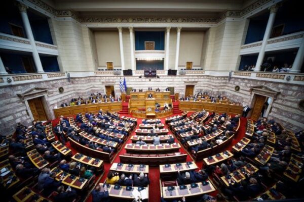 Επτά Βουλευτές της Νέας Δημοκρατίας μεταξύ των οποίων και ο Αλέξανδρος Μαρκογιαννάκης κατέθεσαν ερώτηση για τα ακριβή ποσά που έχουν συγκεντρωθεί από το τέλος ανθεκτικότητας και το τέλος κρουαζιέρας και τη διάθεσή τους