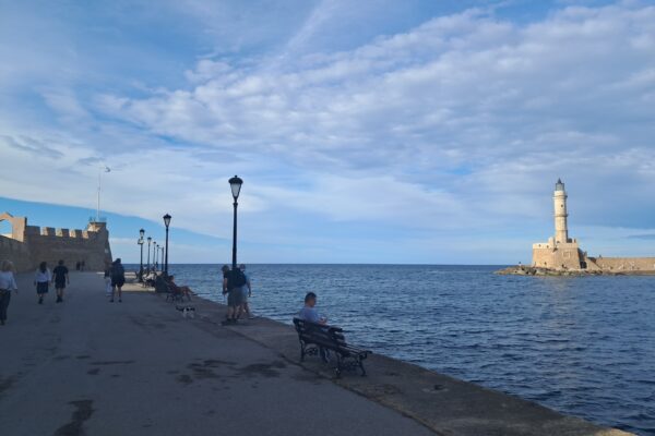 Ο καιρός σήμερα Δευτέρα και όλη την εβδομάδα – Με ανοιξιάτικο καιρό οι αυριανές παρελάσεις