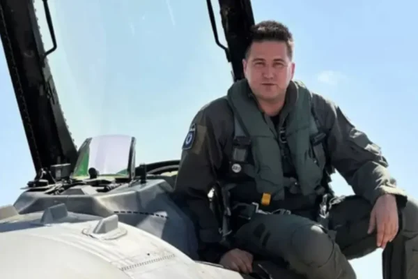 Επισμηναγός Γιώργος Σωτηρίου: “Τιμή, είναι βαθιά συγκινητικό” – Τα συναισθήματά του και το νόημα πίσω από το μήνυμά του κατά την 28η Οκτωβρίου