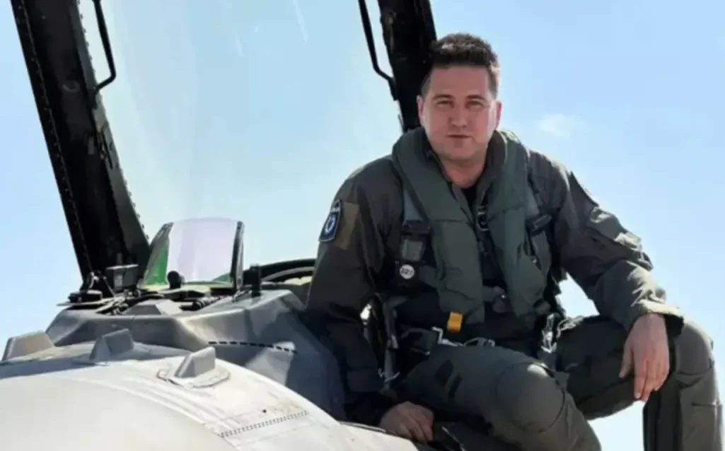 Επισμηναγός Γιώργος Σωτηρίου: “Τιμή, είναι βαθιά συγκινητικό” – Τα συναισθήματά του και το νόημα πίσω από το μήνυμά του κατά την 28η Οκτωβρίου