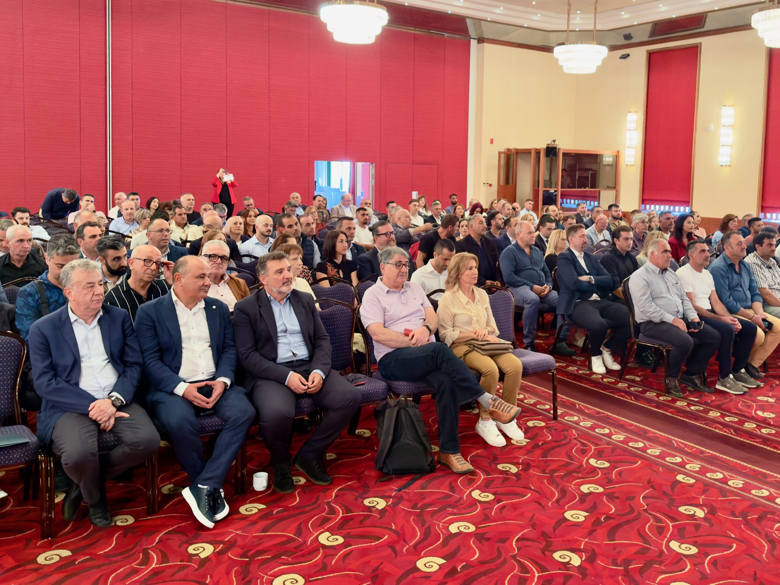 Στ. Αρναουτάκης: «Επένδυση στο ανθρώπινο κεφάλαιο και στα μεγάλα έργα υποδομής το κλειδί για τον βιώσιμο τουρισμό της Κρήτης» (βίντεο)