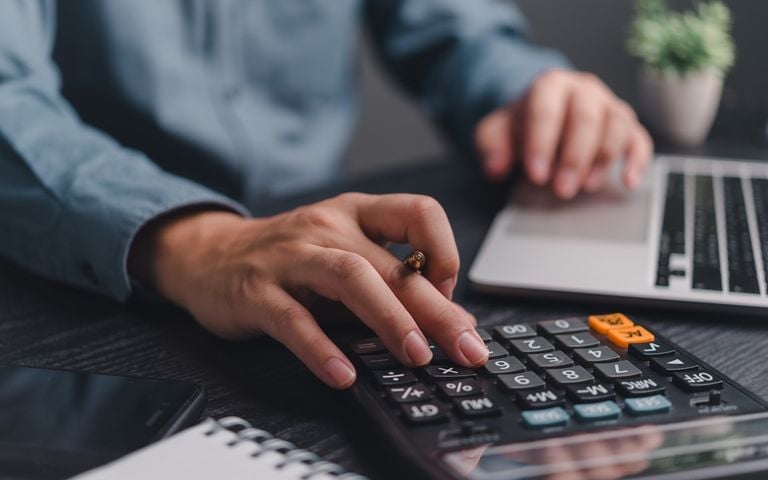 Ποιοι βγαίνουν στη σύνταξη από τα 58,5 – Αναλυτικός οδηγός με παραδείγματα